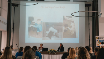 Izazovi i dobrobiti uključivanja pasa pomagača i terapijskih pasa