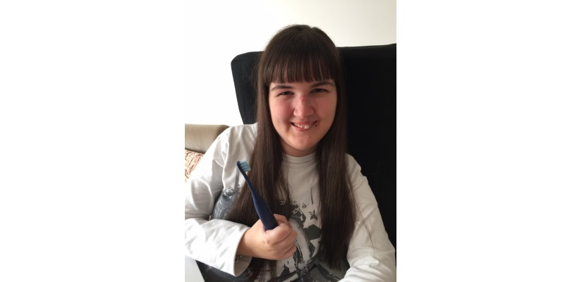 Dodjela električnih četkica za zube osobama s mišićnom distrofijom